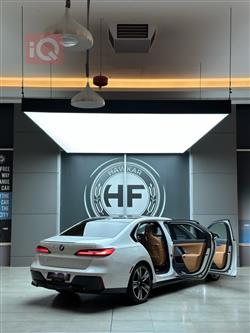 بي ام دبليو الفئة 7